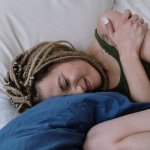 Miesiączka bez bólu brzucha: sprawdzone sposoby na ulgę w te dni