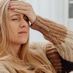 Uwolnij głowę: sprawdzone domowe triki na napięciowy ból – szybko i bez leków
