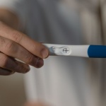 Najwcześniejsze potwierdzenie ciąży: kiedy zrobić badanie z krwi i jak nie przegapić idealnego momentu