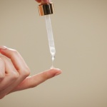 Retinol i witamina C w codziennej rutynie - jak bezpiecznie łączyć te składniki aktywne?